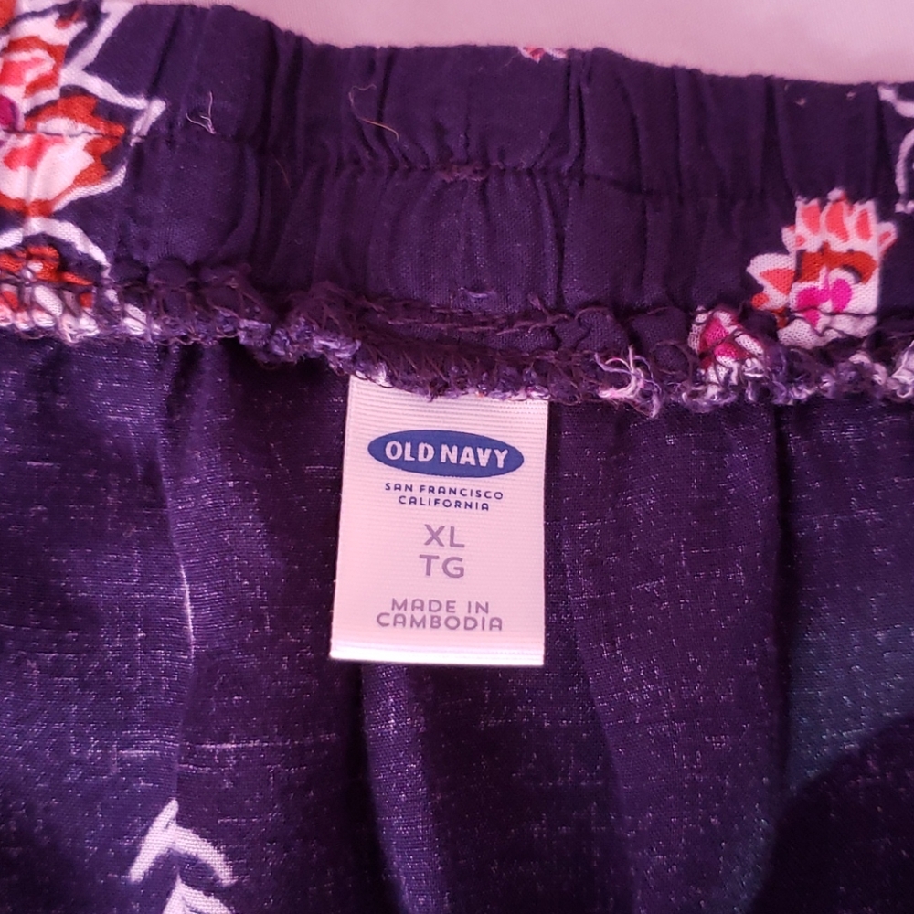 Top - Picture 2 of 2